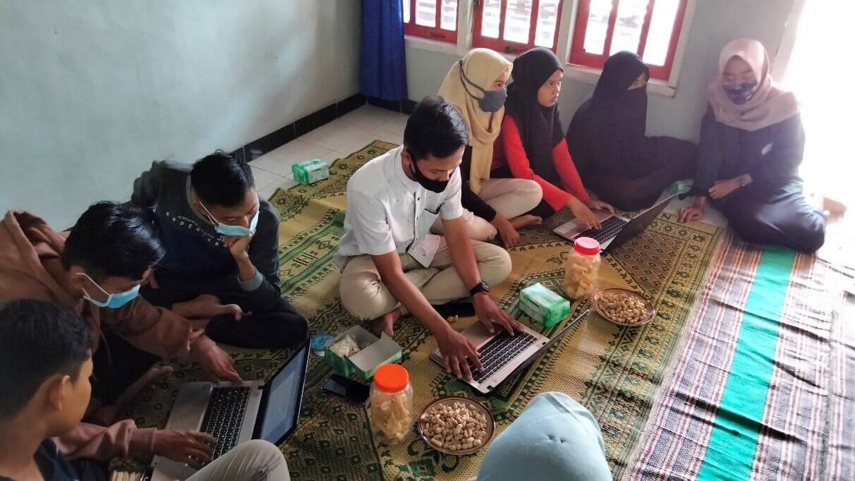 Pembelajaran Aplikasi Perkantoran Kepada Karang Taruna ...